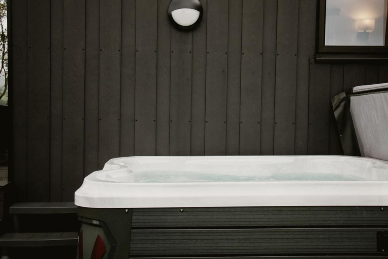 Luxury 2 Bedroom Glamping Pod With Hot Tub At Aganmore Farm Glamping - Pod 2 Ballycastle Zewnętrze zdjęcie